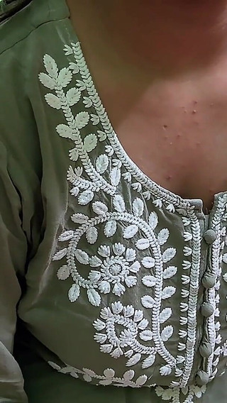 मेरे सौतेले भाई ने मुझे उसके साथ सेक्स करने की पेशकश की