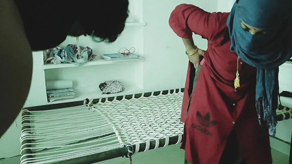 कमरे में भारतीय देसी लड़की की चुदाई