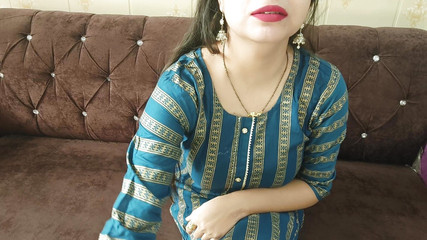 हॉट सौतेली बहन के साथ सौतेला भाई रोमांस इश्कबाज़ी और हार्ड फकिंग के दौरान वास्तविक संभोग हिंदी में