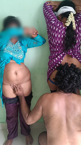 थ्रीसम स्टैंडिंग रोलप्ले रोमांस