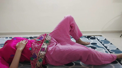 जब मैं आनंद ले रहा था लेकिन मुझे एक बड़े लंड की ज़रूरत थी, तो मेरे निजी कमरे के दरवाज़े के अंदर भारतीय डिलीवरी बॉय, हिंदी ऑडियो