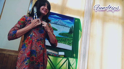 मैं सेक्सी तरीके से अपनी ड्रेस फाड़ने जा रही हूं