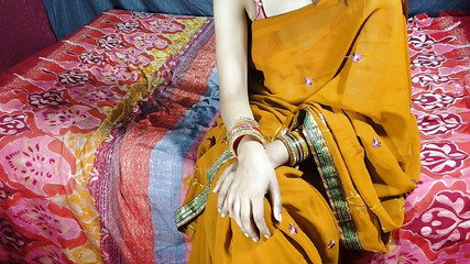 जीजा ने साली को कंडोम दिया और फिर साली की चुदाई हो गई