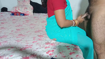 मेरी सबसे अच्छी दोस्त न्यूली की शादीशुदा हॉट पत्नी के साथ मेरा पहला सेक्स तब हुआ जब वह मेरे घर आई