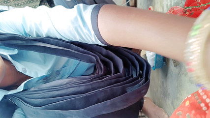 वायरल एमएमएस हॉट इंडियन बाथ!! कॉलेज गर्ल वायरल एमएमएस. मिनी स्क्वर्ट में कॉलेज गर्ल! ट्रिमिंग पुसी