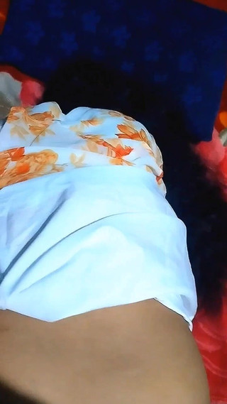 भारतीय तेलुगु स्टेपाउंटी बैक शॉट्स