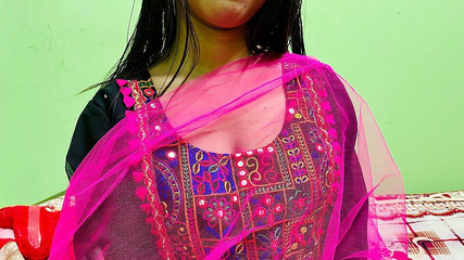 मैंने अपनी पत्नी को नए कपड़े उपहार में देने के बाद क्या किया?