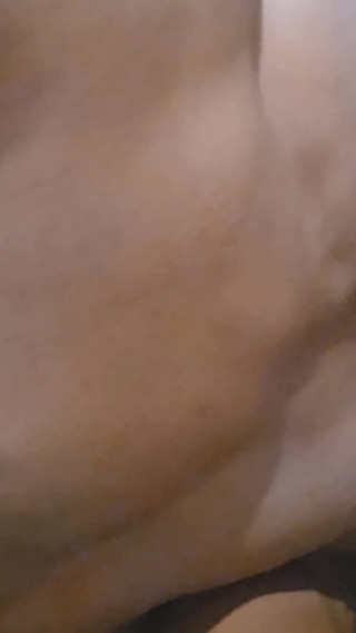 पति मेरी योनि को चाट कर मुझे अद्भुत चीखते हुए संभोगसुख दे रहा है