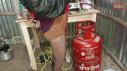 सेक्स के बाद खुश महिला