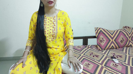 यह तय करने के लिए रॉक पेपर कैंची बजाना कि कौन झटका देता है और मैं हार जाता हूं लेकिन सौतेला भाई मुझे भी चरमसुख देता है