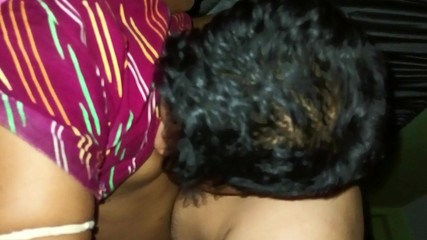 भारतीय सुनिधि स्टेपाउंटी आधी रात को बॉयफ्रेंड के साथ हॉट सेक्स