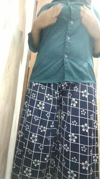 भारत में पत्नी फिंगरिंग तेल मालिश