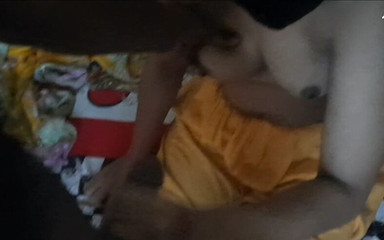 बांग्ला भाभी बड़े स्तन शो निपल