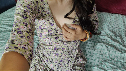 इंस्टाग्राम मॉडल कविता की वीडियोग्राफर के साथ बड़े लंड से हार्डकोर चुदाई