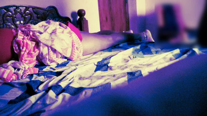 साड़ी में सेक्सी भारतीय सौतेली माँ के रसदार बड़े स्तनों को दबाया और चूसा गया और जोर से चूत की चुदाई की गई