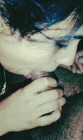 लतिका मेरा बड़ा लंड चूस रही है