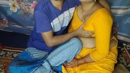 सुपर हॉट विलेज सौतेली बहन ने अपने सौतेले भाई के साथ एक रात बिताई