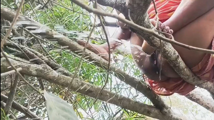 देसी नमिता मुझे विश्वास नहीं हो रहा कि मैं क्या देख रहा हूँ! जंगल में पेशाब करना और भी बहुत कुछ