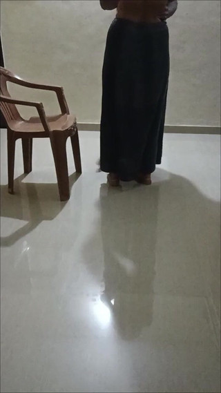 मेरी पत्नी और पति की गाँव की गृहिणी