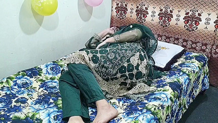 भारतीय देसी सौतेली माँ अपने सौतेले बेटे के साथ खेल रही है बड़ी गांड वाली सौतेली माँ हिंदी ऑडियो