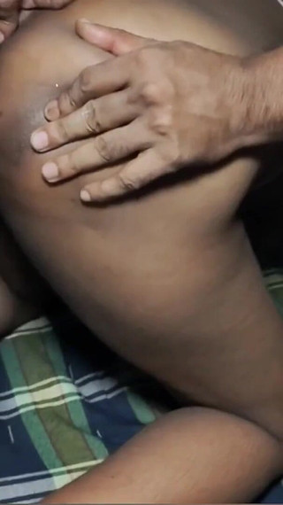 मेरे दोस्त की पत्नी के साथ गर्म त्रिगुट सेक्स, भाभी और उसके गांव के दोस्त की पत्नी की चुदाई!