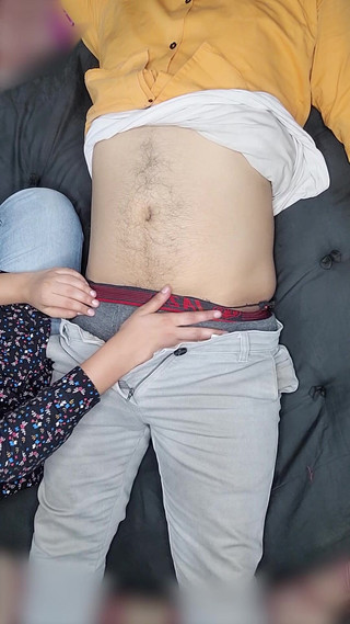 भाग 2 हॉट सौतेली बहन मुझे सेक्स के लिए आकर्षित करती है