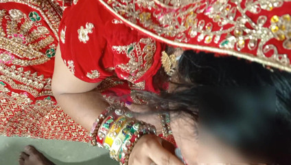 छोटे स्तन वाली सौतेली माँ एक कठिन युवा लंड सौतेले बेटे का आनंद लेती है