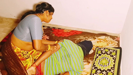 भारतीय चोर सेक्स देसी सुंदर सौतेली चाची चोर के बड़े लंबे डिक के साथ कट्टर चुदाई।