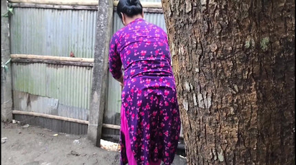 मैं अपनी सौतेली बहन को मेरे लंड की तलाश में देखता हूँ