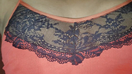 देसी भाभी को घर में पड़ोसी सौतेले भाई ने चोदा