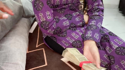 दोस्त की सौतेली माँ को बहला फुसला कर चोदा फुल हिंदी सेक्स वीडियो