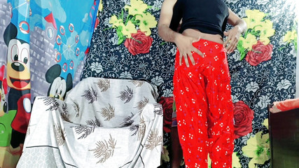 कॉलेज के बाद भारतीय देसी गाँव की सौतेली बहन पहली बार सौतेले भाई के साथ चुदाई कर रही थी