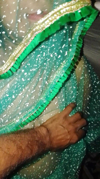 मेरी रंडी पत्नी मेरे सबसे अच्छे दोस्त को जोर से चोद रही है