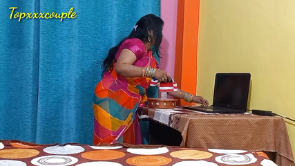 गर्म नौकरानी पहली बार गुदा और फिर बिल्ली बकवास