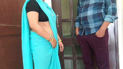 सुंदर भारतीय भाभी और प्रेमी लंबे समय के बाद चोद रहे थे, वह नवविवाहित गृहिणी थी, मुँह में डिक चूस रही थी और क्लोज़अप में चुदाई कर रही थी