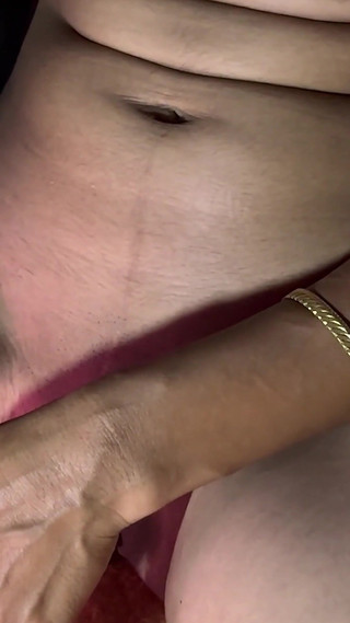 भाभी ने अपनी सहेली को दिखाई अपनी चूत