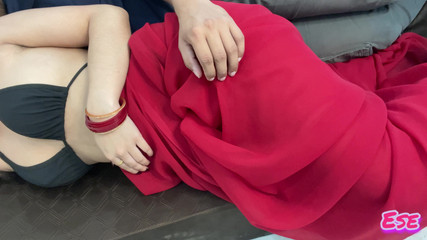 सौतेली चाची ने अपनी प्यारी सौतेली भतीजी के साथ गड़बड़ की