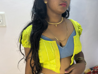 देसी भाभी पति को धोखा देकर पति के छोटे सौतेले भाई को चोद रही है