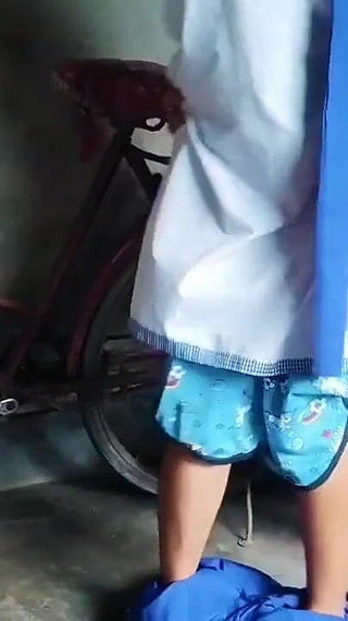 भारतीय छात्र को उसके युवा शिक्षक द्वारा चोदा जाता है