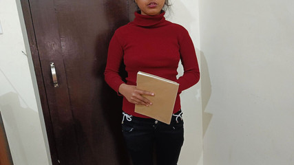 20 साल पुरानी भारतीय देसी गर्लफ्रेंड की चूत चुदाई