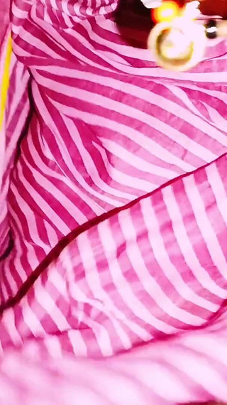 भारतीय सौतेला परिवार का आदमी पत्नी को धोखा दे रहा है और घर के बाहर सौतेली बेटी को चोद रहा है