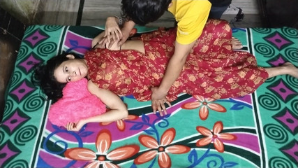 असली जुनूनी भारतीय सेक्स, सेक्सी गृहिणी द्वारा सच्ची भावनाएं जोर से कराहना