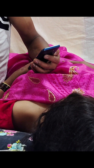 पूर्व प्रेमी एक दिन अचानक घर आया और जब उसका पति घर पर नहीं था तो मैंने उसके साथ फिंगरिंग और सेक्स किया।