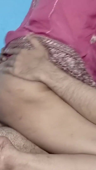 हिजाब पहने हुए अरब लड़की ने बिगकॉक का अद्भुत मुख-मैथुन किया, फिर जोर से चिल्लाते हुए काउगर्ल की सवारी की