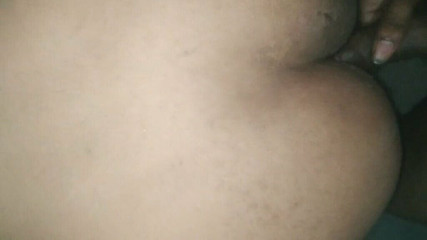 देसी डेलीवेरी आदमी ने मुझे सेक्स करने के लिए मना लिया