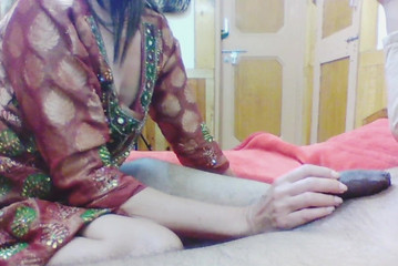 सौतेली बहन से छेड़छाड़ और प्रलोभन