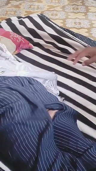 मेरी गाँव की भाभी बहुत सेक्सी है. भाग ---- पहला