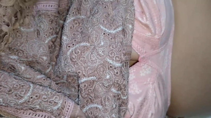 देसी भारतीय जोड़े ने गर्लफ्रेंड के साथ रोमांटिक सेक्स किया