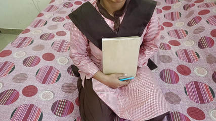 18 साल के छात्र की वर्दी में टीचर के साथ चुदाई और साफ गंदे ऑडियो में डॉगी स्टाइल में मुँह में लंड चूसना