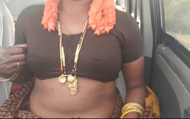 इंडियन ब्लैक ब्यूटी. सौतेली माँ कार सेक्स वार्ता। तेलुगु गंदी बातें.